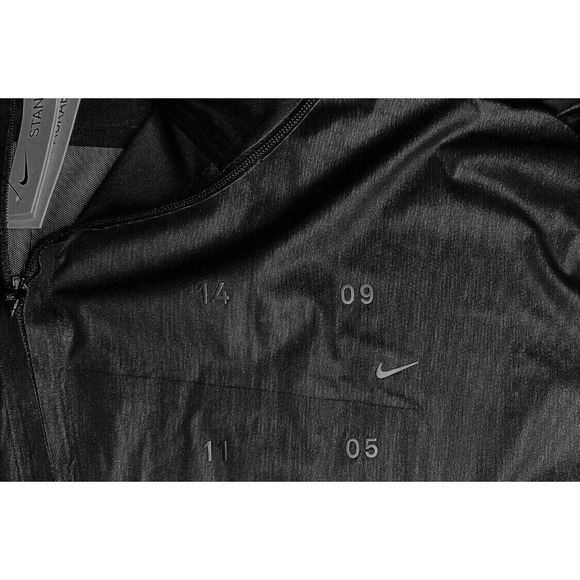 Nike Tech Black Packable Reflective Running Jacket CT2381 Mens Large NEW!!! - Picture 10 of 12